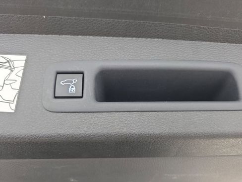 Used 2024 Toyota Sienna XLE FWD image 30