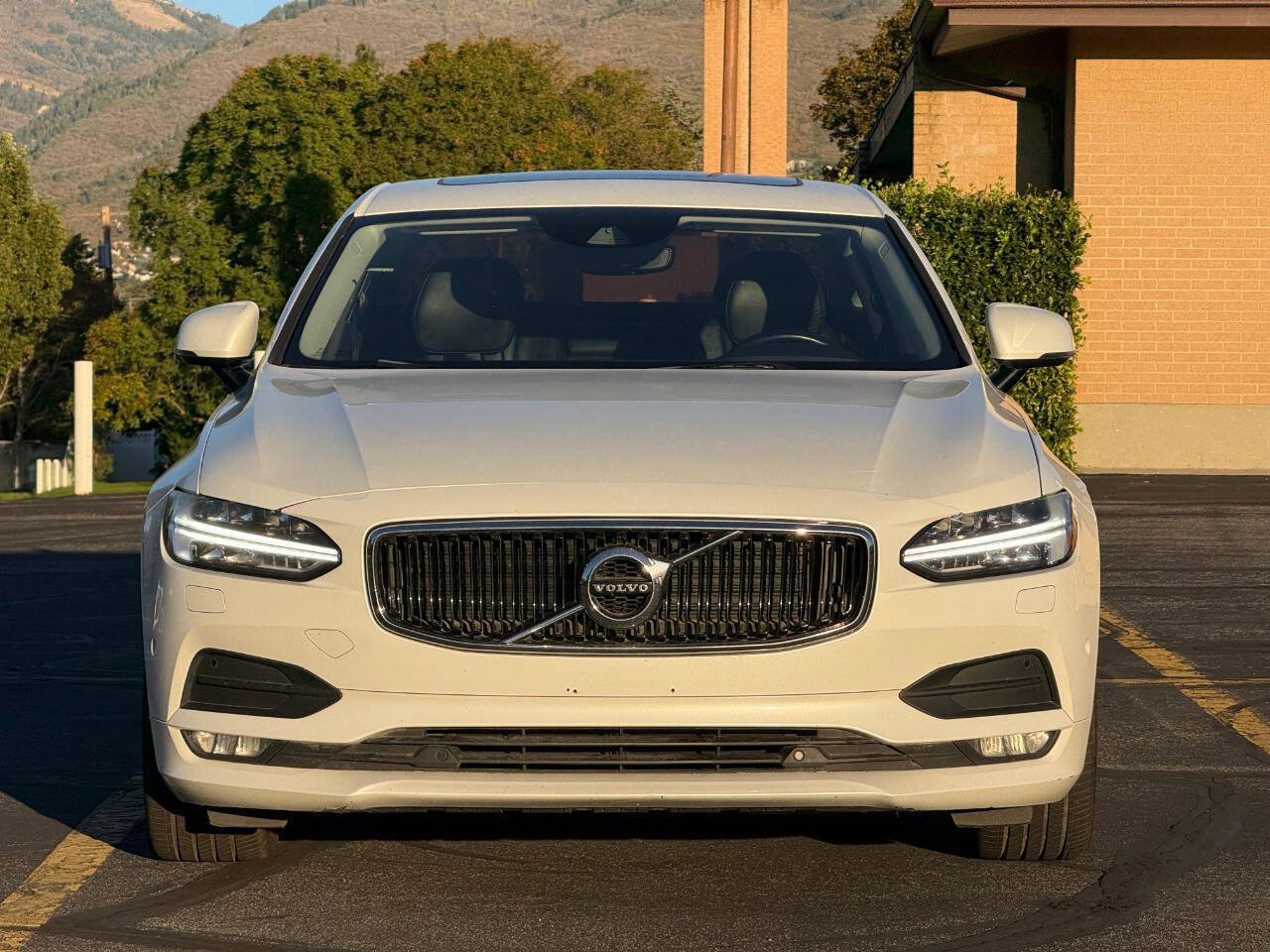 Used 2017 Volvo S90 T5 Momentum w/ Convenience Package FWD image 8