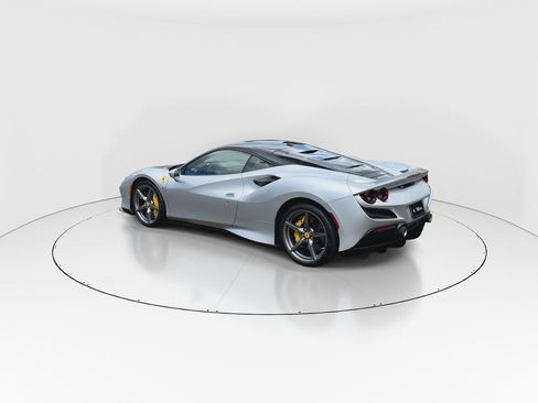 Certified 2022 Ferrari F8 Tributo RWD image 6