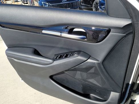 Used 2023 Kia Seltos S w/ Navigation Package image 10