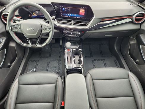 Certified 2025 Chevrolet Trax RS w/ Sunroof Package FWD image 27
