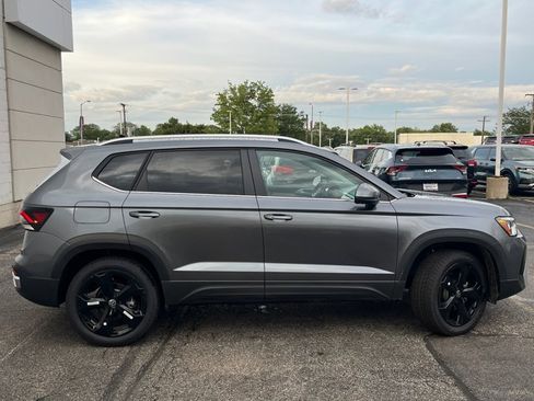 New 2025 Volkswagen Taos SEL image 24