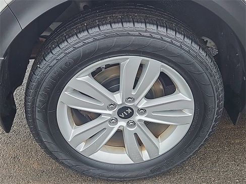 Used 2017 Kia Sportage LX image 9