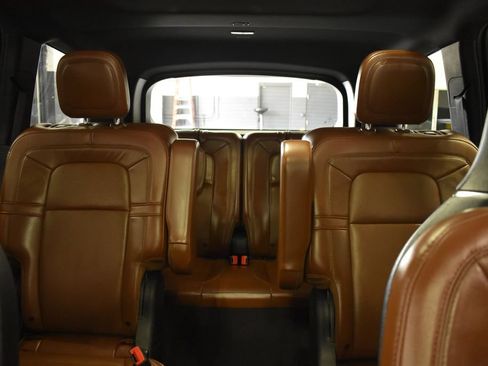 Used 2021 Lincoln Aviator Reserve w/ Equipment Group 210A AWD/4WD image 31
