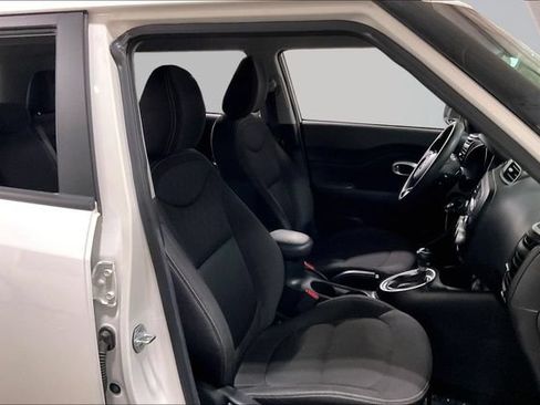 Used 2016 Kia Soul w/ Convenience Package FWD image 7