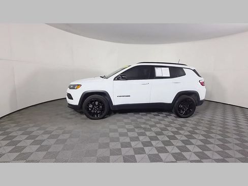 Used 2025 Jeep Compass Latitude w/ Altitude Special Edition AWD/4WD image 46