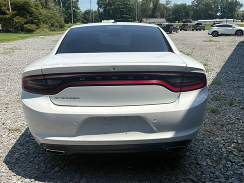 Used 2019 Dodge Charger SXT RWD image 6
