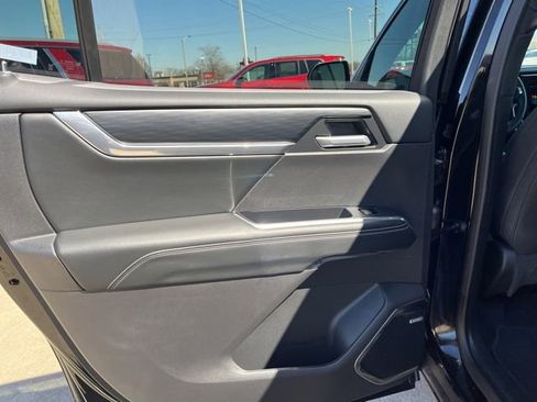 Used 2025 GMC Acadia Elevation FWD image 24