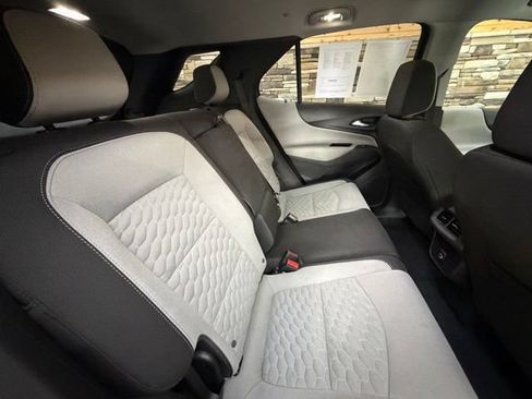 Used 2021 Chevrolet Equinox LS w/ LS Convenience Package AWD/4WD image 33