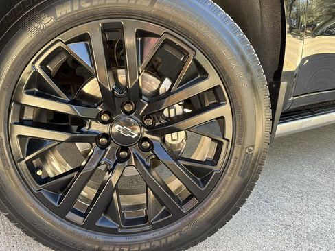 Used 2021 Chevrolet Silverado 1500 High Country w/ Technology Package image 9