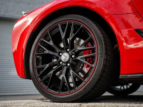 Used 2016 Chevrolet Corvette Z06 w/ 3LZ Preferred Equipment Group image 17