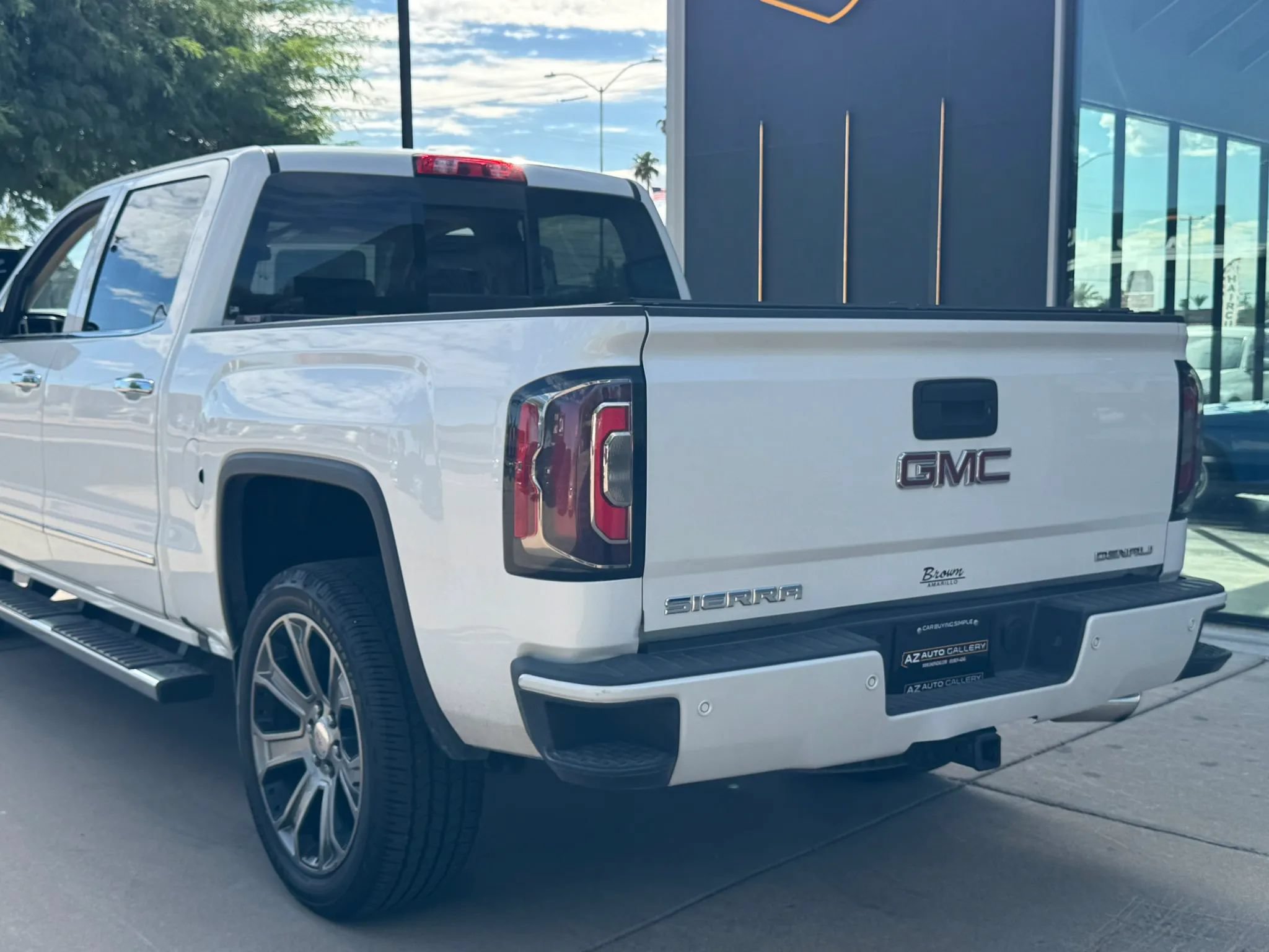 Used 2017 GMC Sierra 1500 Denali AWD/4WD image 29