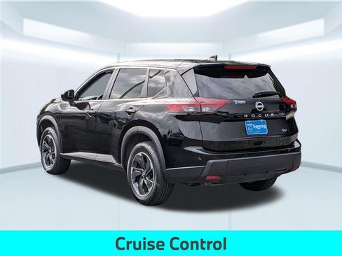 Used 2024 Nissan Rogue SV FWD image 4