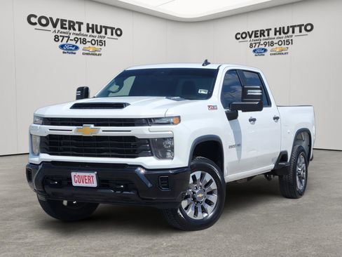 Used 2024 Chevrolet Silverado 2500 Custom w/ Custom Value Package AWD/4WD image 1