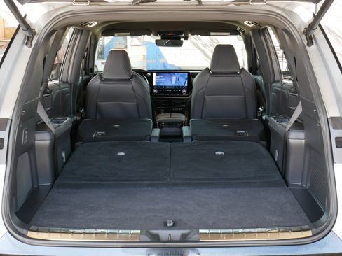 Used 2025 Lexus TX 500h AWD w/ Technology Package image 41