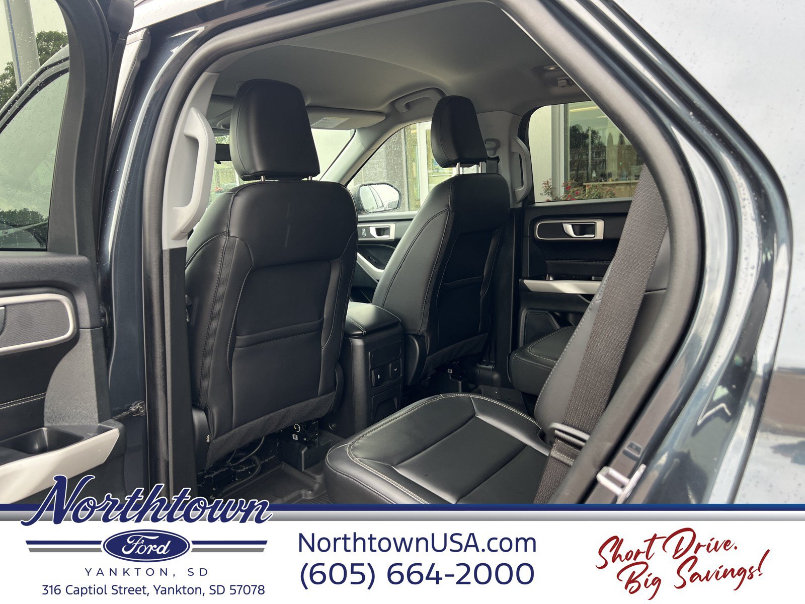 Used 2024 Ford Explorer XLT w/ Equipment Group 202A AWD/4WD image 23