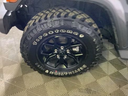 Used 2025 Jeep Gladiator Sport AWD/4WD image 39