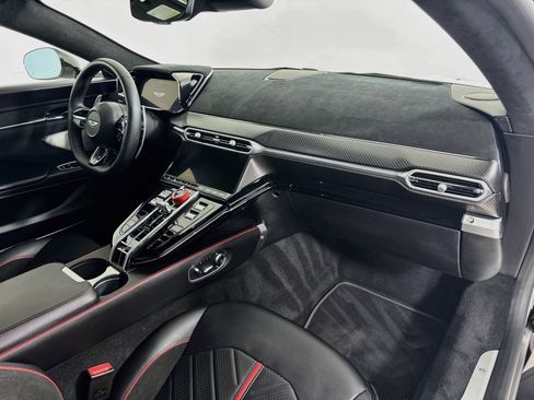 Used 2026 Aston Martin V8 Vantage S RWD image 22