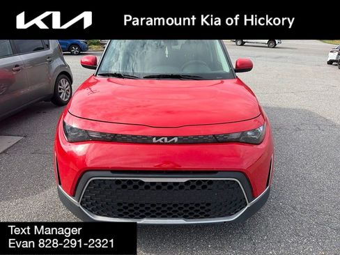 Used 2023 Kia Soul LX w/ LX Technology Package FWD image 2