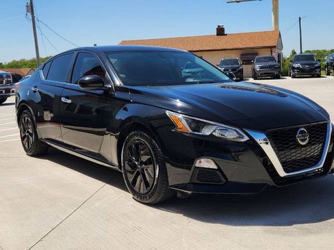 Used 2019 Nissan Altima 2.5 S FWD image 8