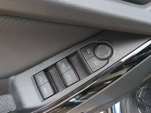 Used 2026 Chevrolet Equinox LT AWD/4WD image 12