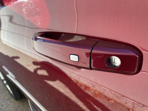 Used 2016 GMC Yukon SLT w/ Premium Edition image 17