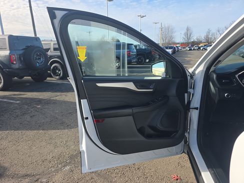 Certified 2022 Ford Escape SE w/ Cold Weather Package image 25