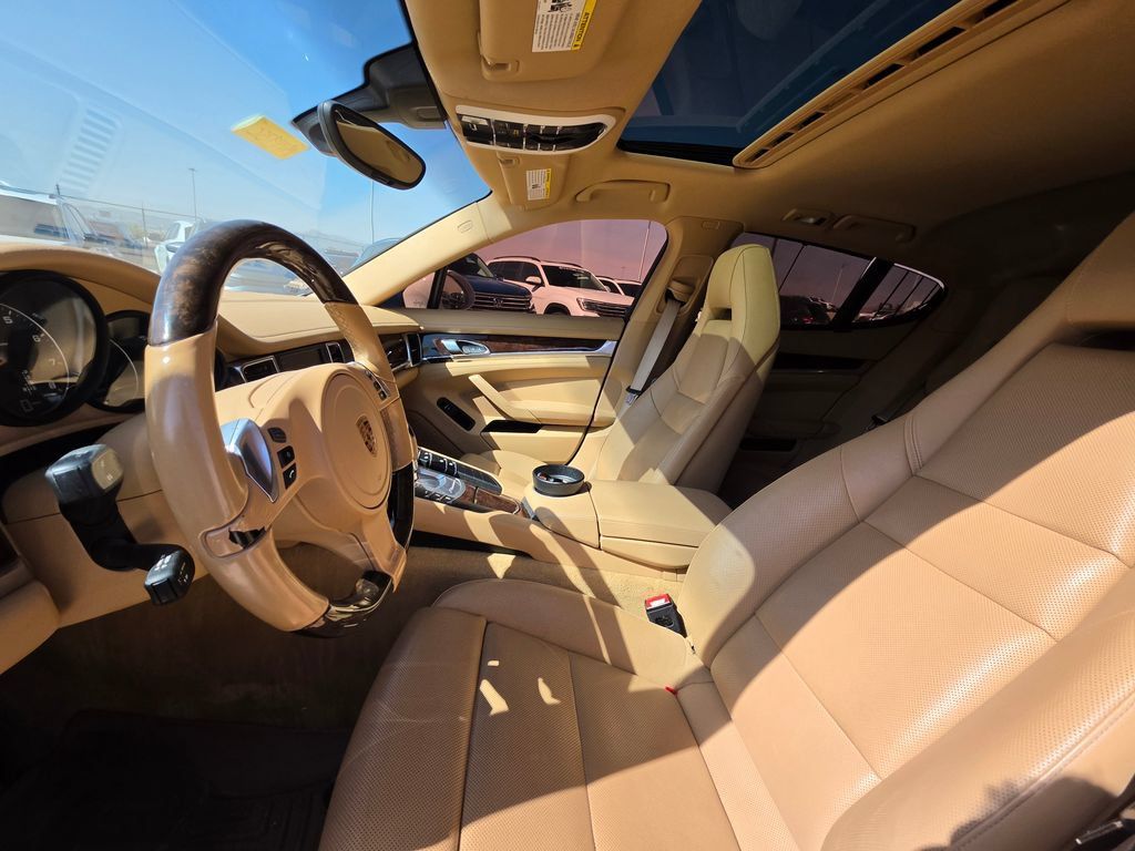 Used 2016 Porsche Panamera 4 AWD/4WD image 17