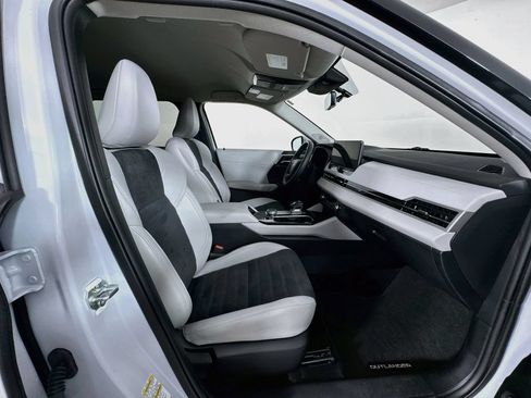 Used 2025 Mitsubishi Outlander SE FWD image 31