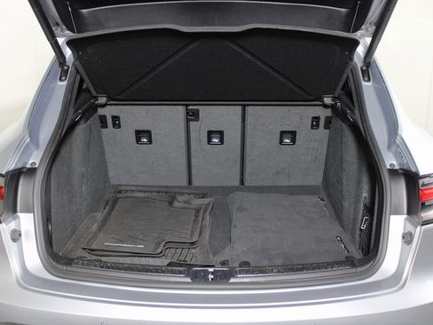 Used 2024 Porsche Macan w/ Premium Plus Package image 13