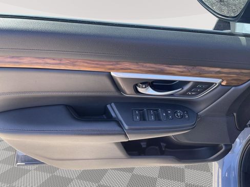 Used 2022 Honda CR-V Touring image 4