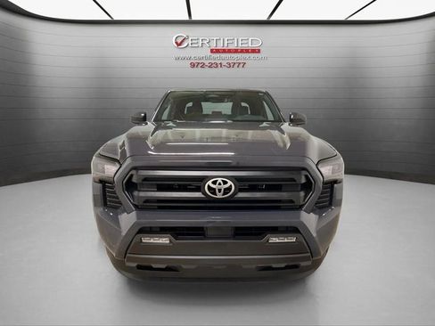 Used 2025 Toyota Tacoma SR5 image 2