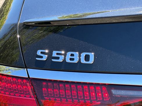 Certified 2022 Mercedes-Benz S 580 4MATIC Sedan image 26