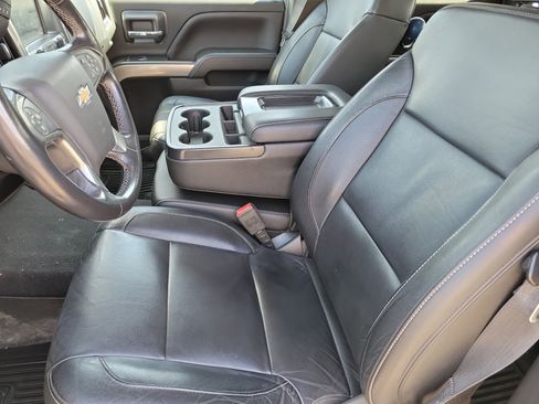 Used 2018 Chevrolet Silverado 1500 LT w/ All Star Edition image 3