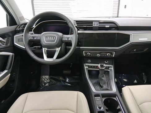 New 2025 Audi Q3 2.0T Premium w/ Convenience Package image 3