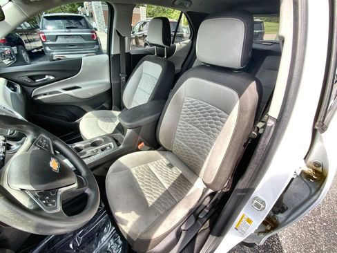 Used 2018 Chevrolet Equinox LS FWD image 13