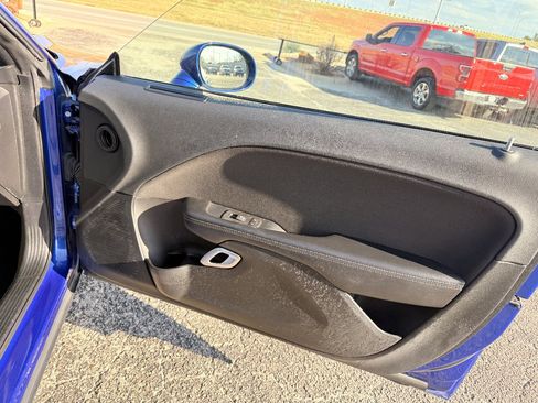 Used 2022 Dodge Challenger SXT w/ Blacktop Package image 9