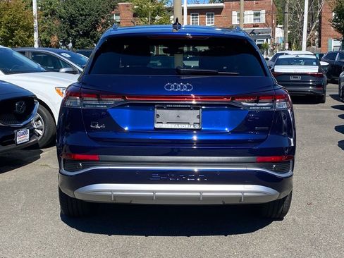 Used 2025 Audi Q4 e-tron Premium w/ Convenience Package image 3