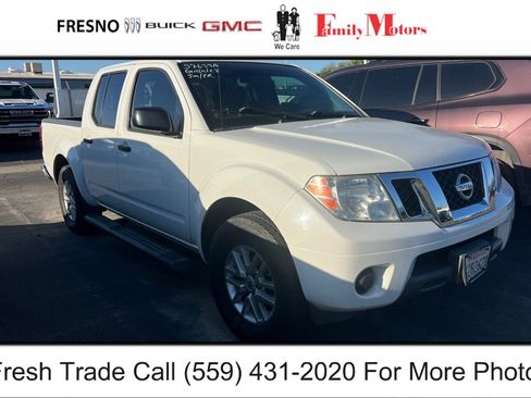 Used 2016 Nissan Frontier SV image 3