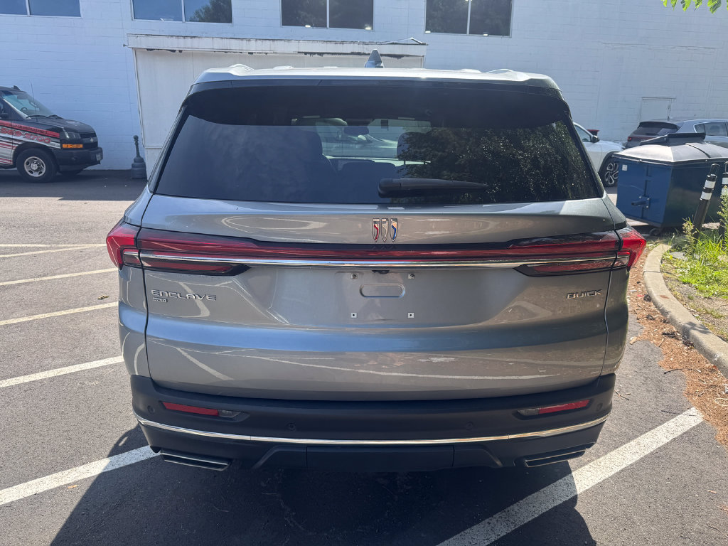 Used 2025 Buick Enclave Preferred AWD/4WD image 4