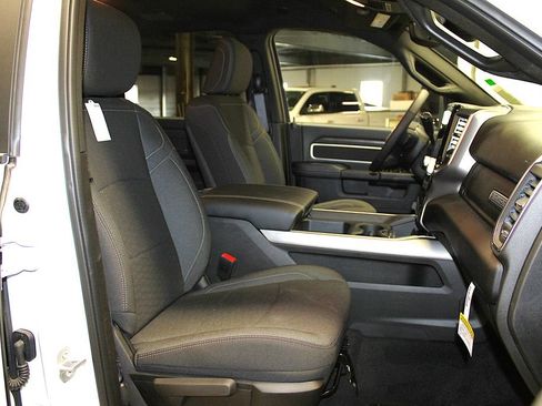 New 2026 RAM 2500 Big Horn AWD/4WD image 33