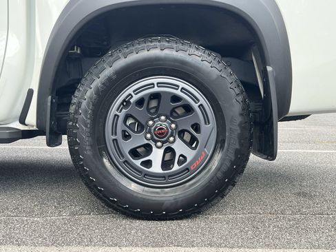 Certified 2025 Nissan Frontier Pro-X RWD image 34