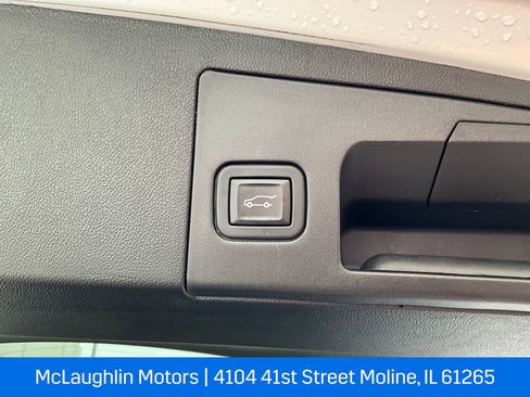 Certified 2022 Cadillac XT5 Premium Luxury w/ LPO, Floor Liner Package image 31