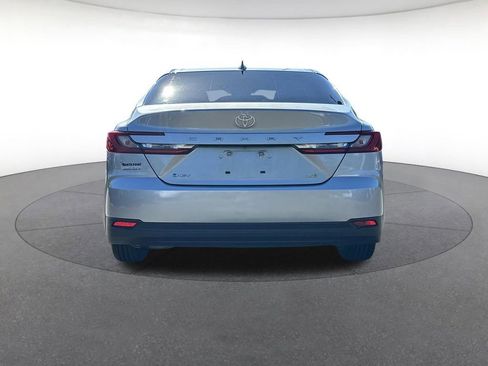 Used 2025 Toyota Camry LE FWD image 4