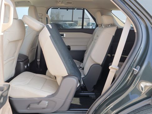 Used 2022 Ford Explorer Platinum w/ Equipment Group 601A image 34