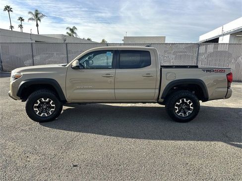 Used 2018 Toyota Tacoma TRD Off-Road image 7