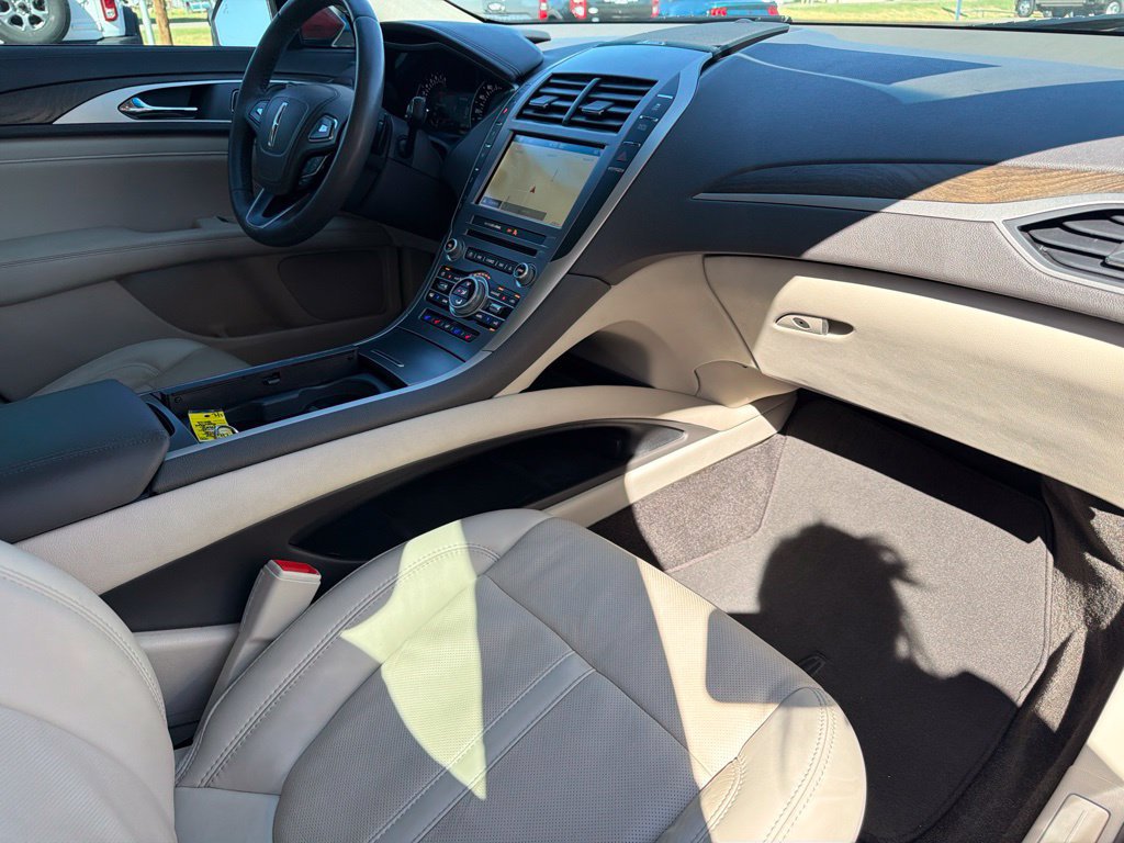Used 2018 Lincoln MKZ Reserve w/ Magnetic Appearance Package FWD image 23