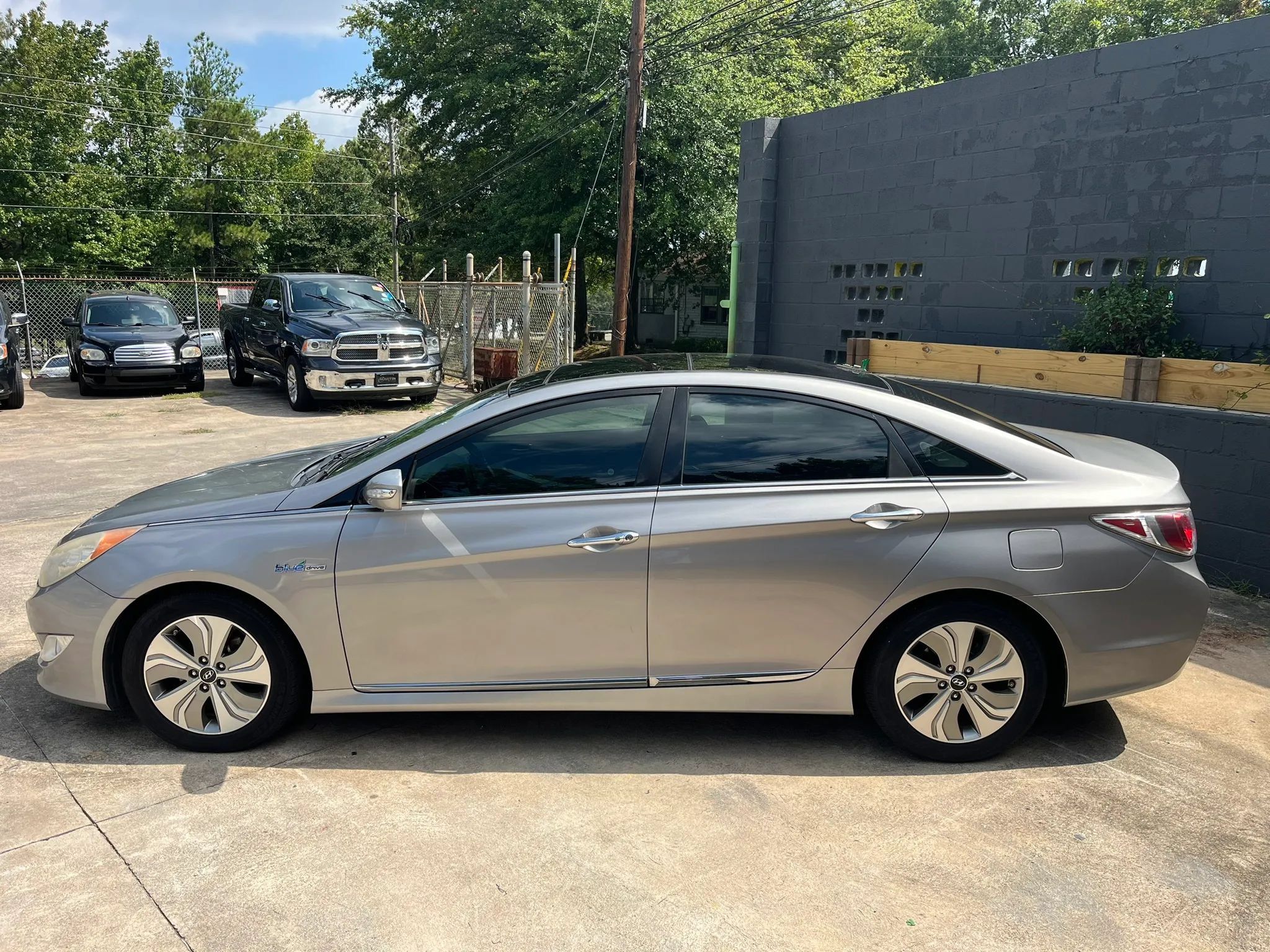 Used 2014 Hyundai Sonata Limited w/ Panoramic Sunroof Package 02 FWD image 5