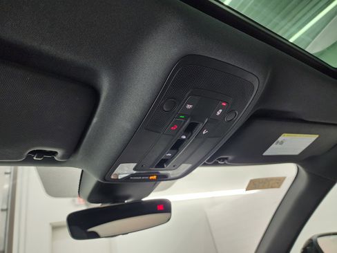 Used 2023 Audi Q3 2.0T Premium image 12