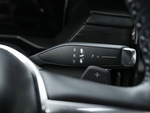 Used 2024 GMC Acadia Elevation image 16